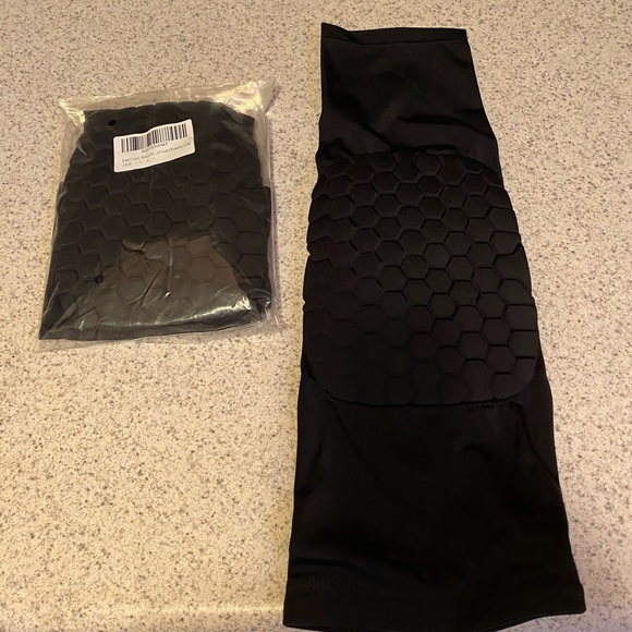 Knee guards - Picture 2 of 3